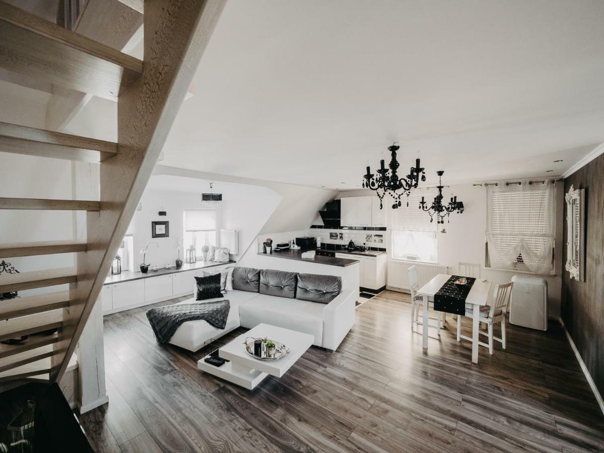 Apartament Rynek Pniewy Pniewy  Esterno foto