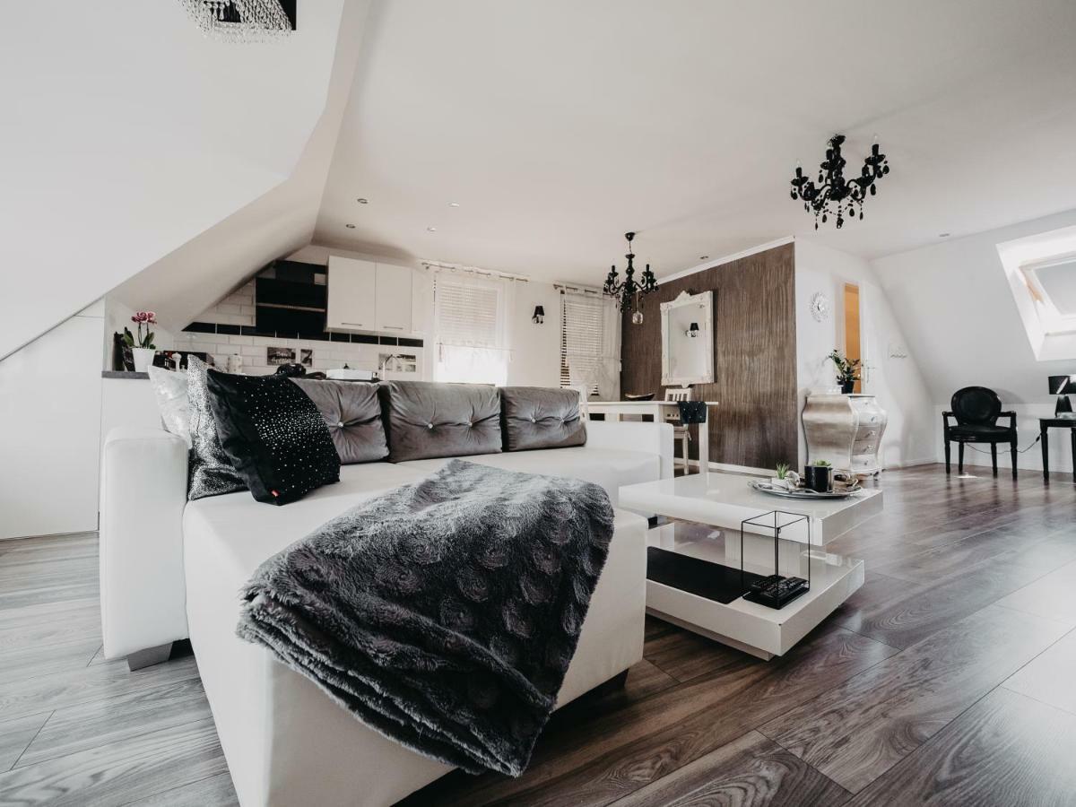 Apartament Rynek Pniewy Pniewy  Esterno foto